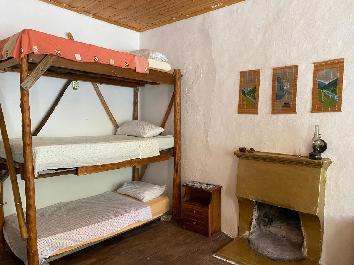 Shotgun Hostel & Guesthouse Vuno Exterior foto